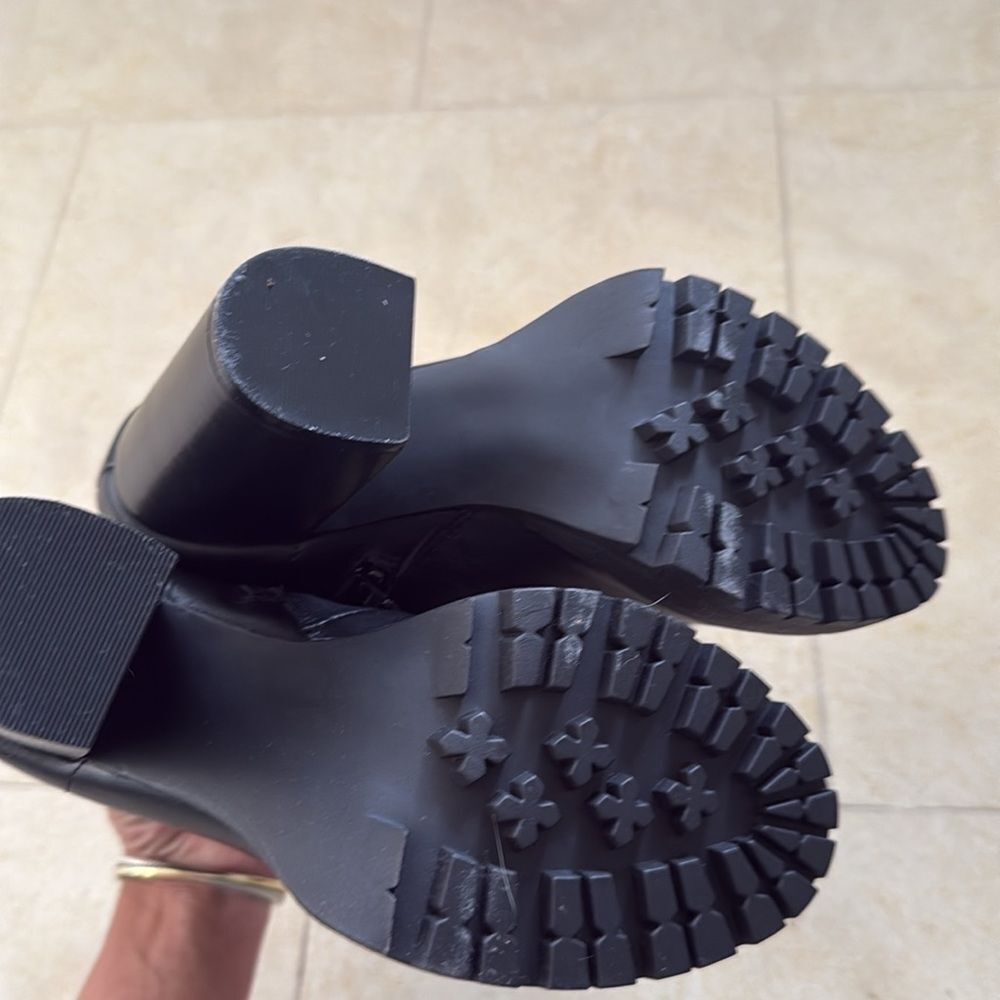 STEVE MADDEN - Black Lace-Up Ankle Boots - Size 6.5 Leather Boots - WORN ONCE - Picture 4 of 6